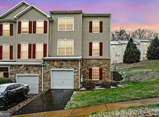 2126 Maple Crest Blvd, York, PA 17406