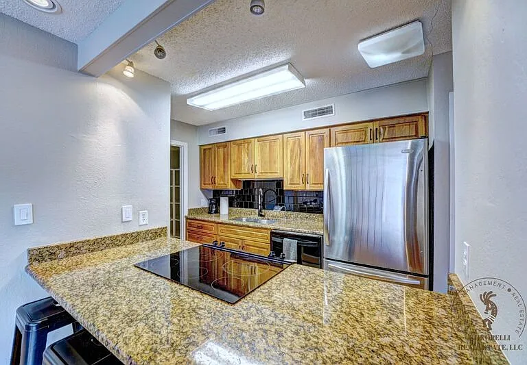 1020 Lakeside Ct #1 — Photo 2