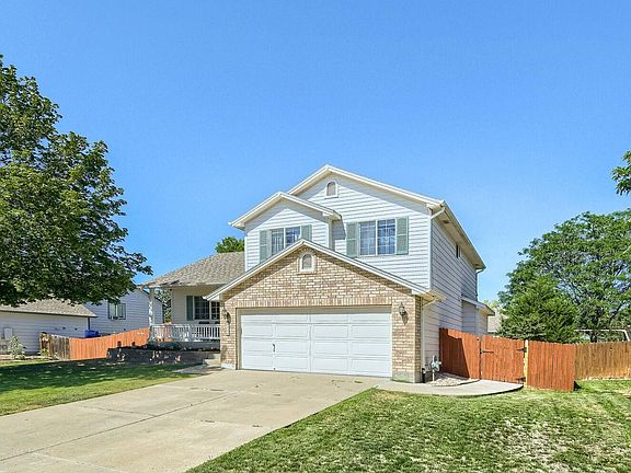3rd image of 1415 Deerwood Dr