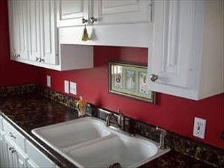 4th image of 127 Clement Ave