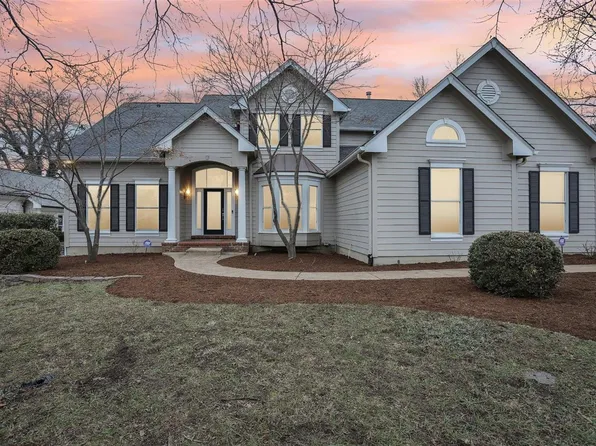 7 Lindworth Dr, Saint Louis, MO 63124