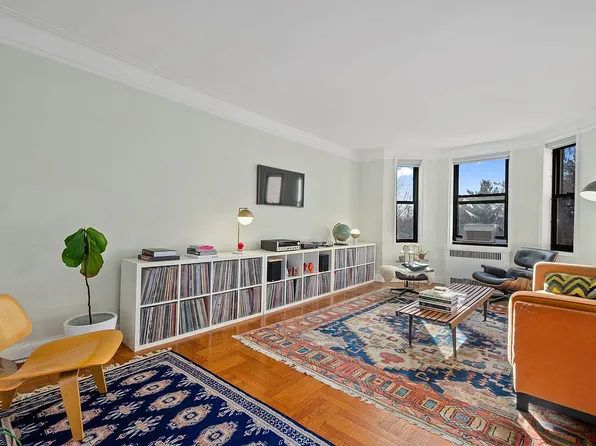 645 E 26th St APT 4J, Brooklyn, NY 11210