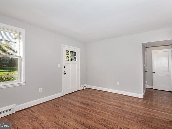 5th image of 744 Old Baltimore Rd