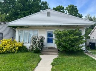 818 W College Ave, Normal, IL 61761