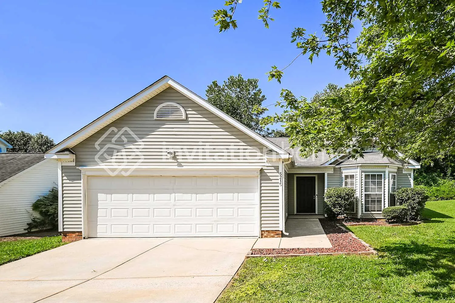 5215 Timbertop Ln Charlotte, NC 28215 — Photo 1