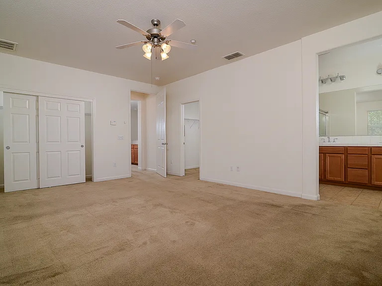 2300 Las Palomas Loop — Photo 10