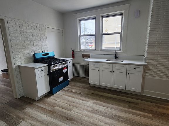 3rd image of 440 Palisade Ave #2