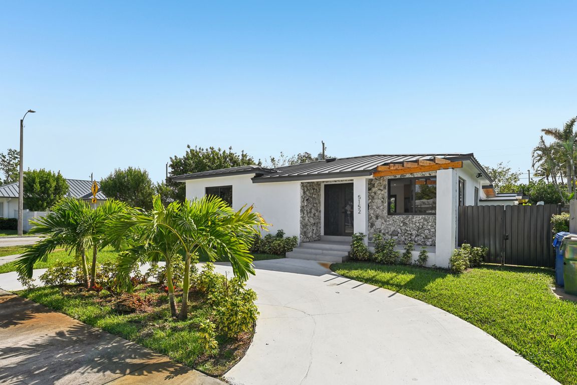 SW 6th St-S1211-001.jpg