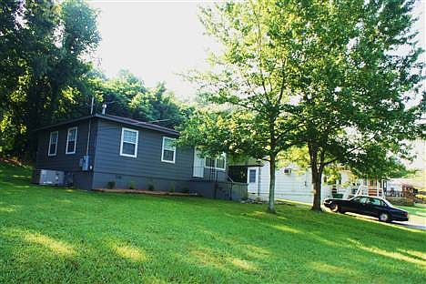 2nd image of 11803 E Gateway Dr SE