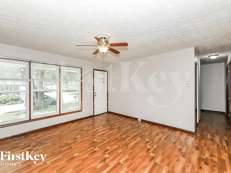 156 Dolores St — Photo 2