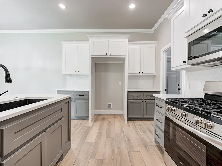 2728 Dunham Dr — Photo 22