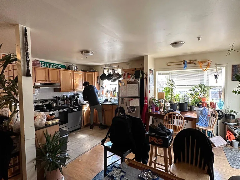 34 Raymond St — Photo 1