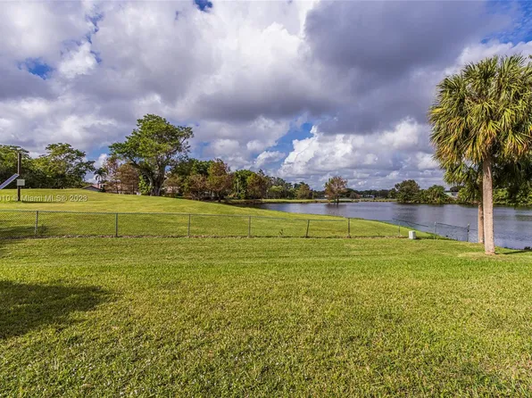 111 Saint Andrews Rd #20-70, Hollywood, FL 33021