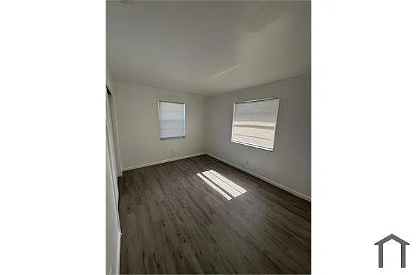 Building Photo - 170 W 28th St #A