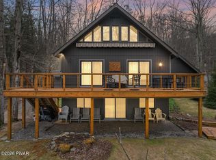 110 Timber Ridge Dr, Newfoundland, PA 18445