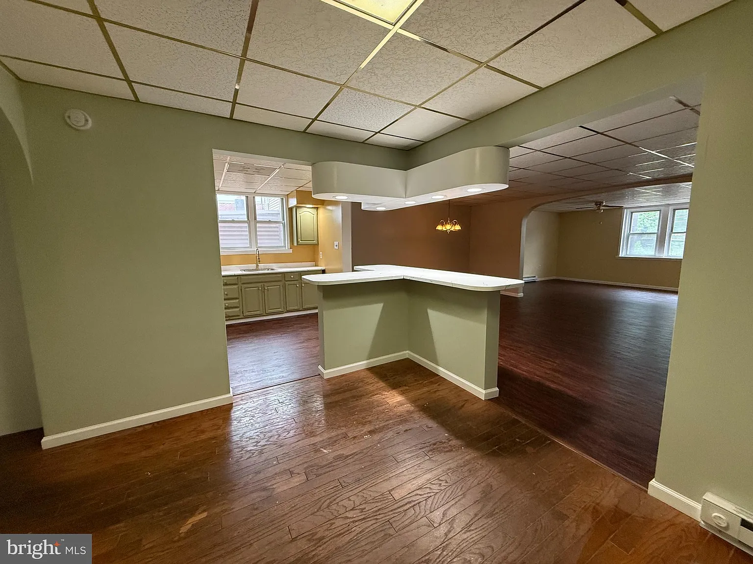 3 bed, 2100 sqft, $1,500 — Photo 4