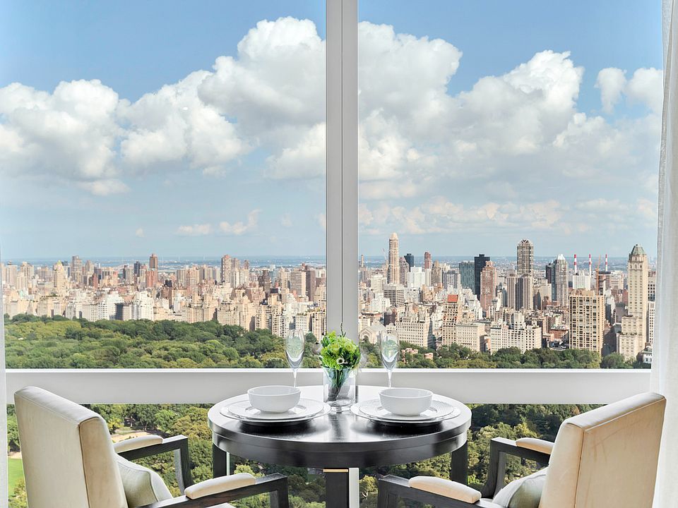 1st image of 25 Columbus Cir #61B
