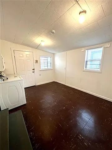 8526 Willow St — Photo 7