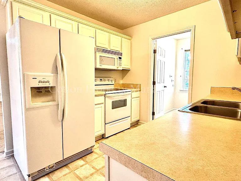 7408 Bluestone Ct — Photo 8