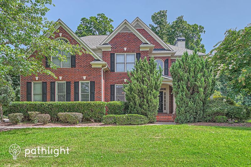 1st image of 402 Carriage Oaks Dr