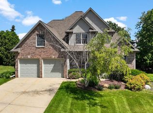 730 Greystone Ln, Middleton, WI 53562