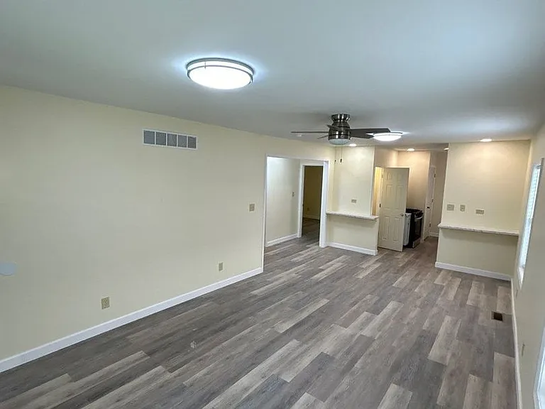 2103 Kossuth St — Photo 3