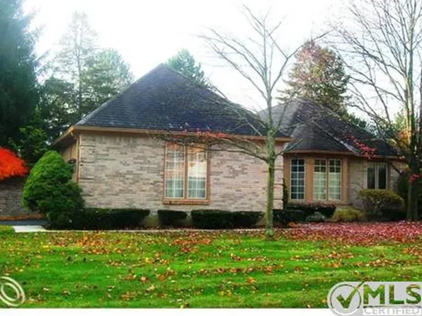 32175 Spruce Ln #1, Beverly Hills, MI 48025