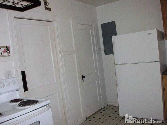 3rd image of 503 Margaret St