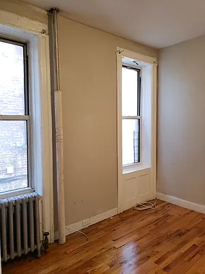 Rented by Signature Property Realty | media 32