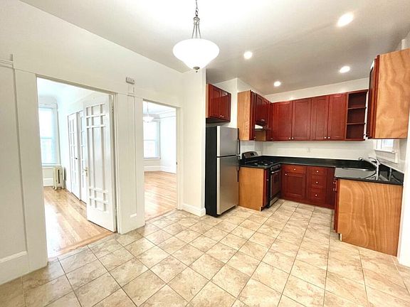 4th image of 1179 Pine St #4