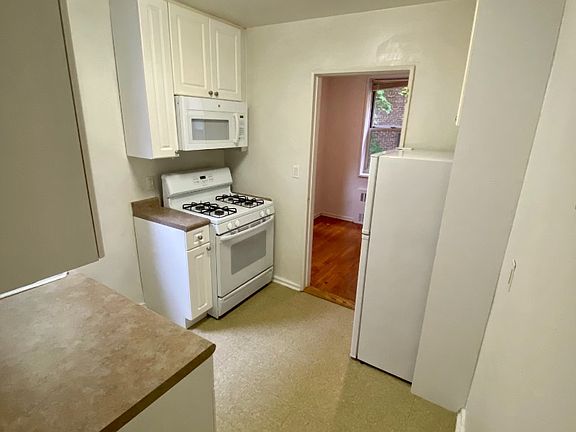 5th image of 4 Barker Ave #2K