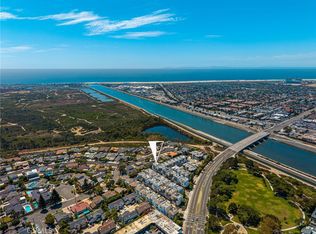 2101 Two Harbors Cir, Costa Mesa, CA 92627