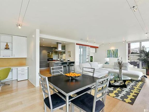 2nd image of 2040 Franklin St APT 1207