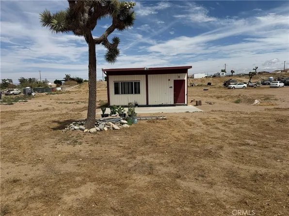 11551 Cactus Dr, Phelan, CA 92371