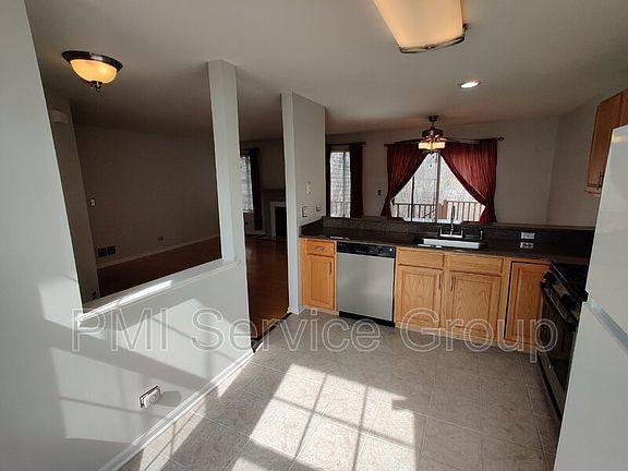 5th image of 1415 Meadowsedge Ln