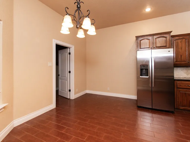 2513 Jackson Dr — Photo 10