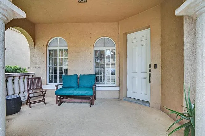 3 bed, 2211 sqft, $3,100 — Photo 2