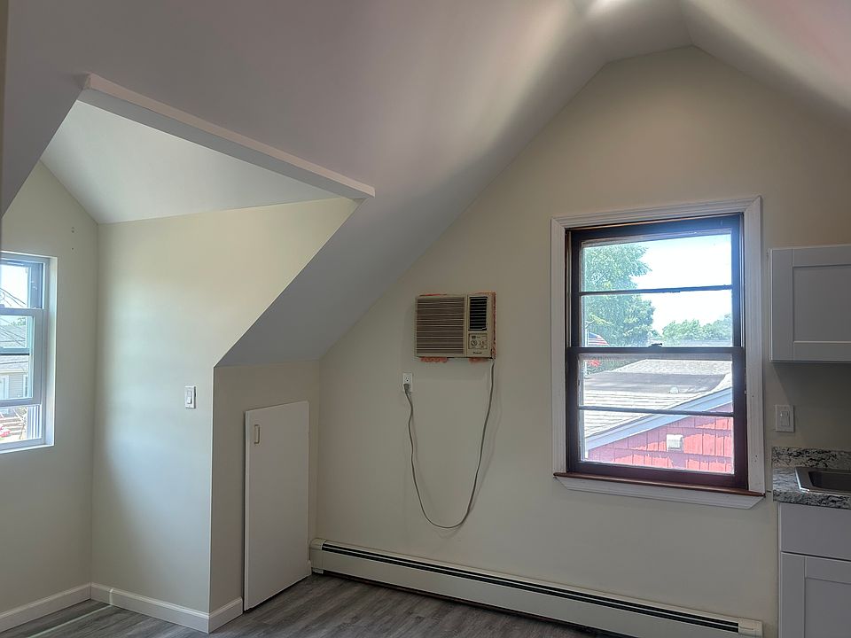 1st image of 548 S 16th St #2
