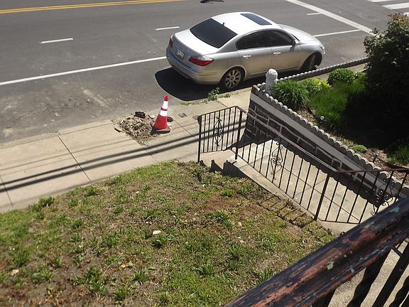 3rd image of 6543 Buist Ave