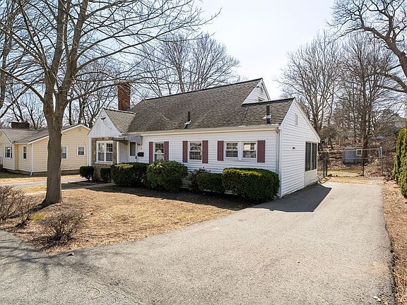 3rd image of 14 Hillside Rd