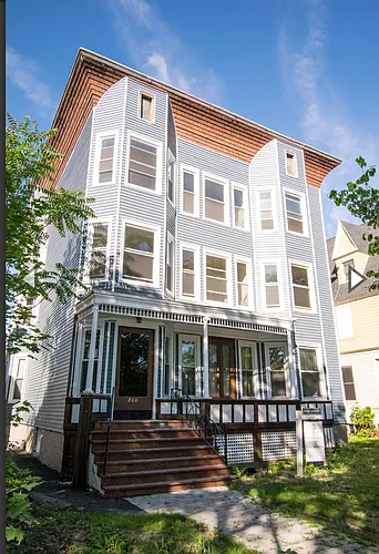 One and Two Bedroom Units with Tons of Natural Light! Photo 1