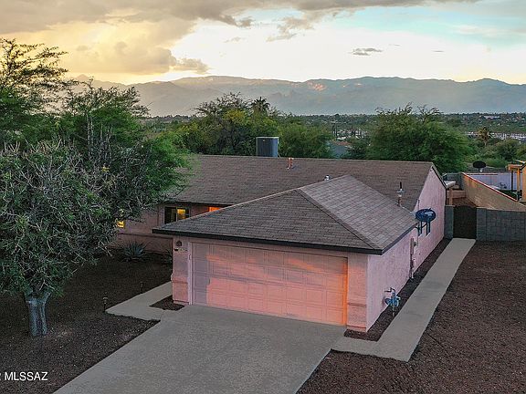 3rd image of 8815 E Squaw Peak Dr