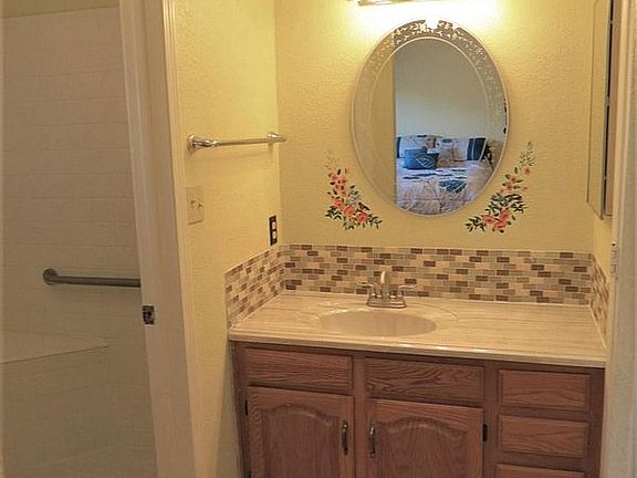 4th image of 2479 Canyon View Dr