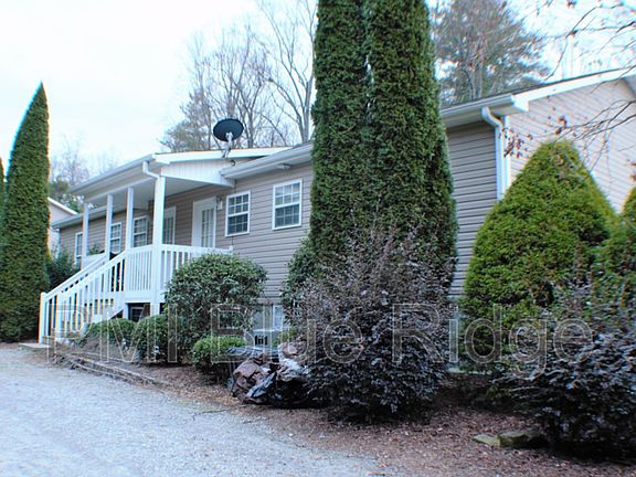 3rd image of 1416 Highland Ave