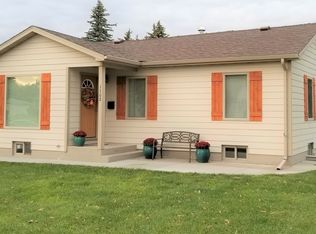 1308 Country Club Dr, Sidney, NE 69162