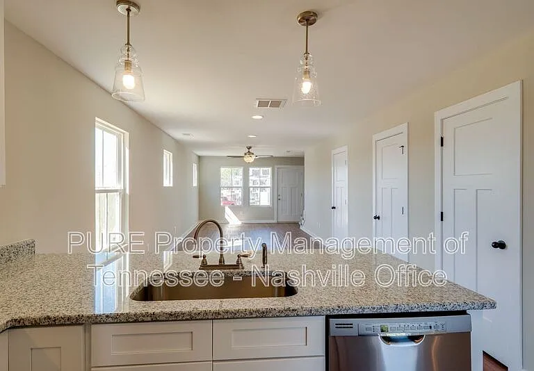 600 Hadley Village Blvd — Photo 13