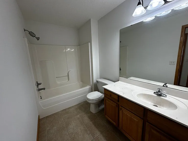 5793 Mount Curve Blvd — Photo 8