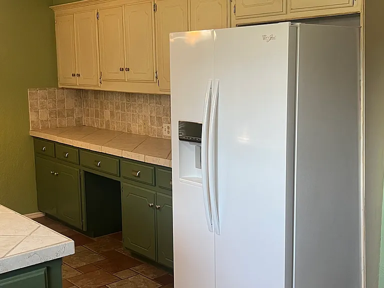 1001 Sandhurst Dr — Photo 8