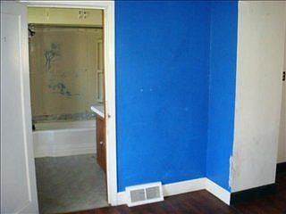 5th image of 407 Aspenwald Ave