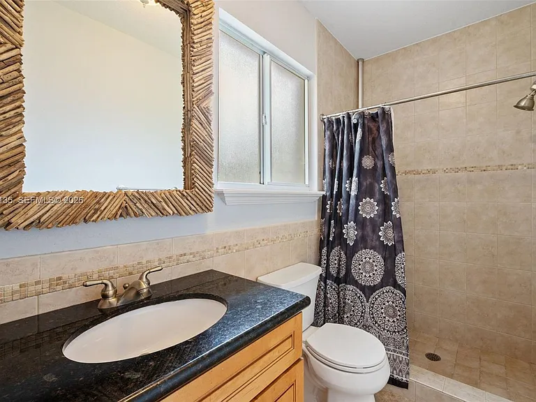 4 Transylvania Ave — Photo 13